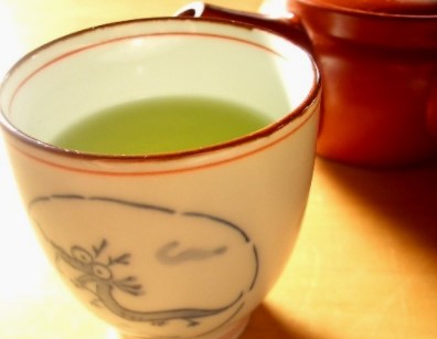 Green Tea for White Spots on Teeth Removal