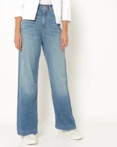Loose Fitting Jeans