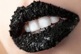 Does activated charcoal whiten teeth